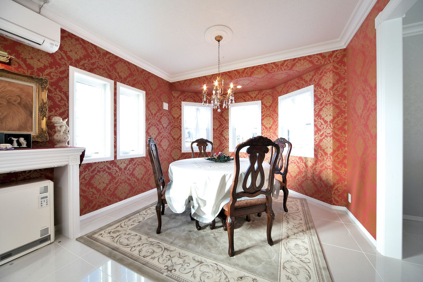 セルコホーム 【輸入住宅】クイーン・アン様式を平屋で実現。どこにいても快適で心地良いリゾートホテルのような住まいの建築実例画像5