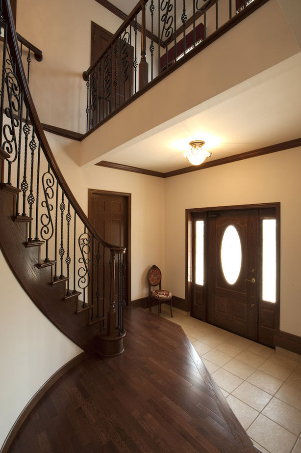 セルコホーム 【60坪台|ビルトインガレージ|吹き抜け】憧れのサーキュラー階段が主役。暮らすほど愛着が深まる優雅な家の建築実例画像3