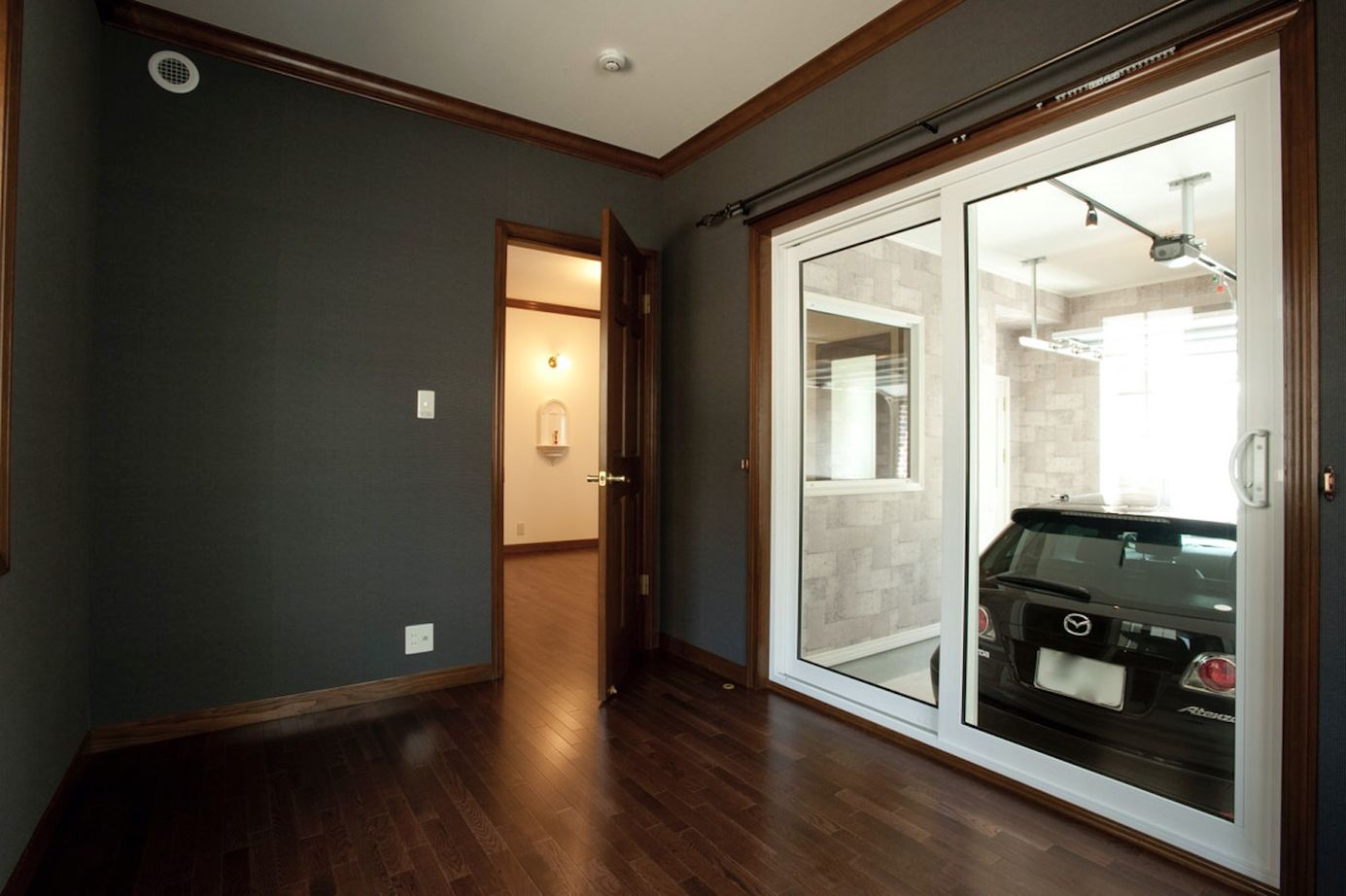 セルコホーム 【60坪台|ビルトインガレージ|吹き抜け】憧れのサーキュラー階段が主役。暮らすほど愛着が深まる優雅な家の建築実例画像4