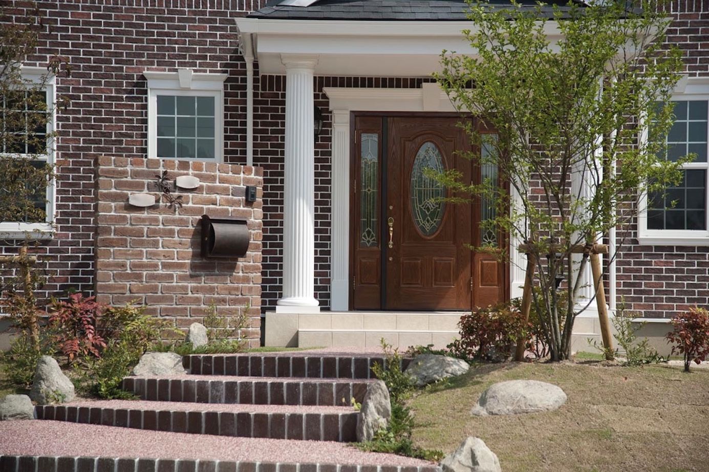 セルコホーム 【60坪台|ビルトインガレージ|吹き抜け】憧れのサーキュラー階段が主役。暮らすほど愛着が深まる優雅な家の建築実例画像12