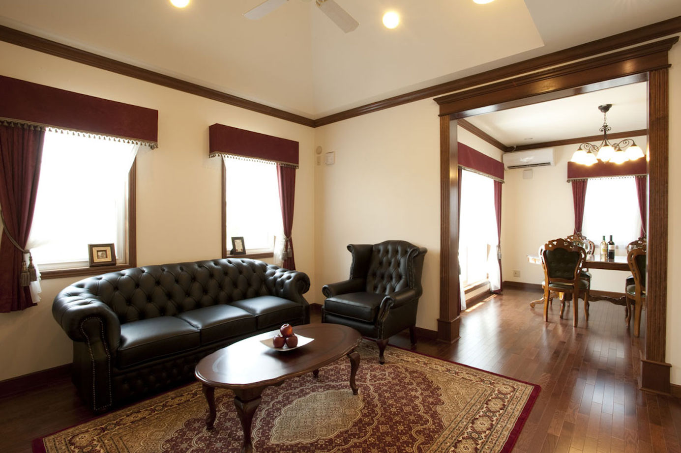 セルコホーム 【60坪台|ビルトインガレージ|吹き抜け】憧れのサーキュラー階段が主役。暮らすほど愛着が深まる優雅な家の建築実例画像14