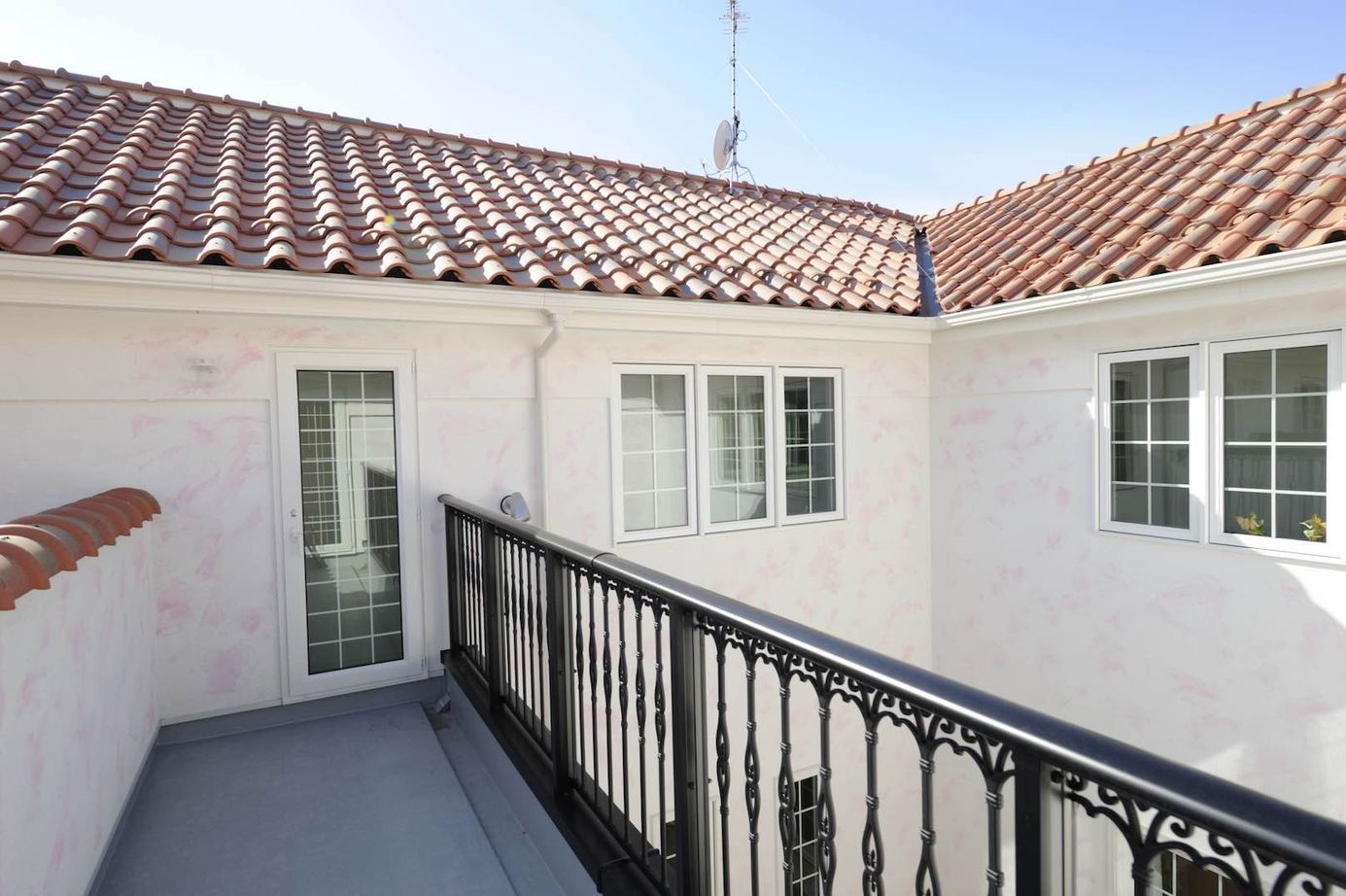 セルコホーム 【80坪台|輸入住宅】光と風をたっぷり取り込む、開放感とプライバシーを両立したパティオのある住まいの建築実例画像4