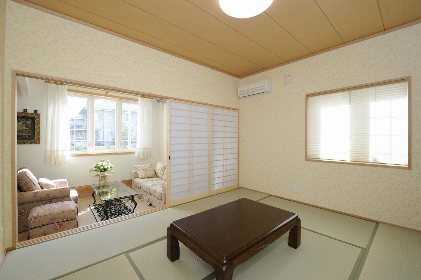 セルコホーム 【80坪台|輸入住宅】光と風をたっぷり取り込む、開放感とプライバシーを両立したパティオのある住まいの建築実例画像6