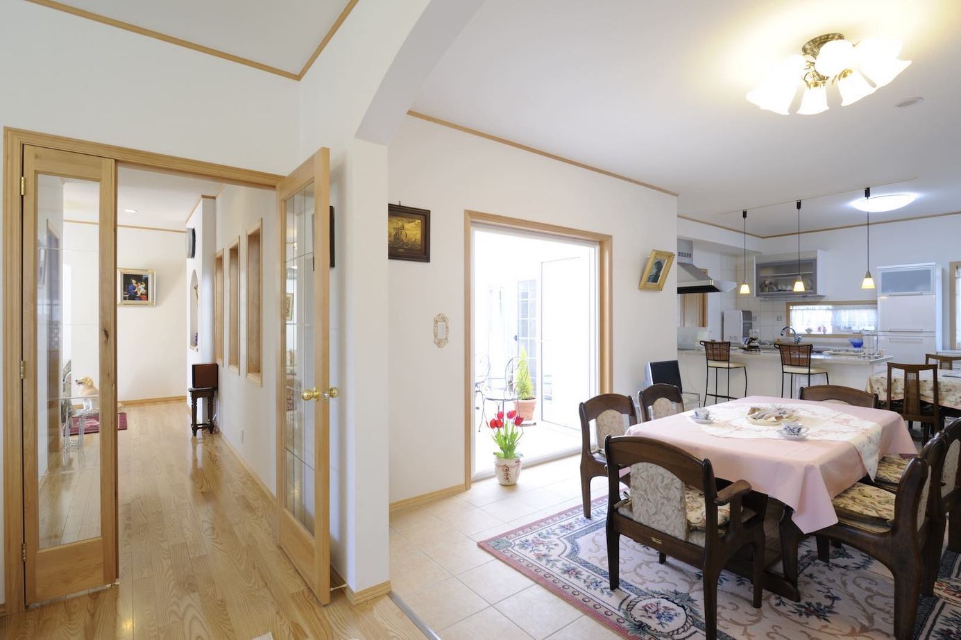 セルコホーム 【80坪台|輸入住宅】光と風をたっぷり取り込む、開放感とプライバシーを両立したパティオのある住まいの建築実例画像9