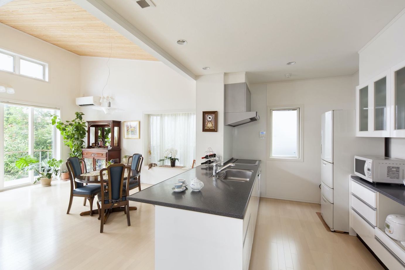 セルコホーム 【30坪台|平屋|旗竿地】都心で自然に癒され、リゾート気分を味わいながらゆったりと過ごすガーデンハウスの建築実例画像7