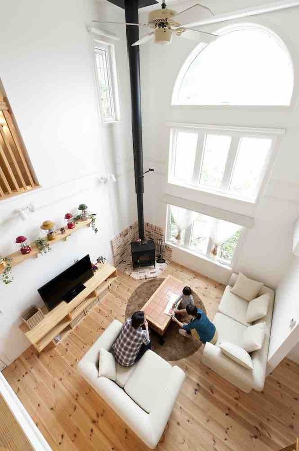 セルコホーム 【50坪台|輸入住宅|暖炉|吹き抜け】木の香りと自然光に包まれる開放的な空間で過ごす、プロヴァンス風の家の建築実例画像10