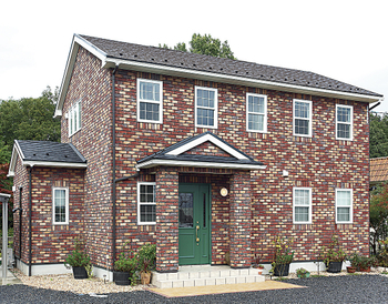 セルコホーム 【30坪台|アトリエ】レンガの外観で経年変化を楽しむ。木の香りが迎えてくれる、暖かなエコハウスの建築実例画像1