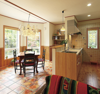 セルコホーム 【30坪台|アトリエ】レンガの外観で経年変化を楽しむ。木の香りが迎えてくれる、暖かなエコハウスの建築実例画像2