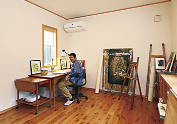 セルコホーム 【30坪台|アトリエ】レンガの外観で経年変化を楽しむ。木の香りが迎えてくれる、暖かなエコハウスの建築実例画像3