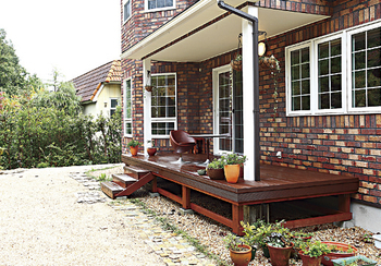 セルコホーム 【30坪台|アトリエ】レンガの外観で経年変化を楽しむ。木の香りが迎えてくれる、暖かなエコハウスの建築実例画像7