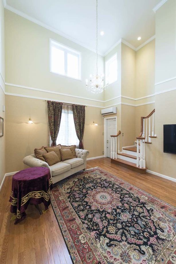 セルコホーム 【50坪台|店舗併用】リビング全体が吹き抜けで開放感溢れる豊かな空間。伝統的ジョージアンスタイルの家の建築実例画像11