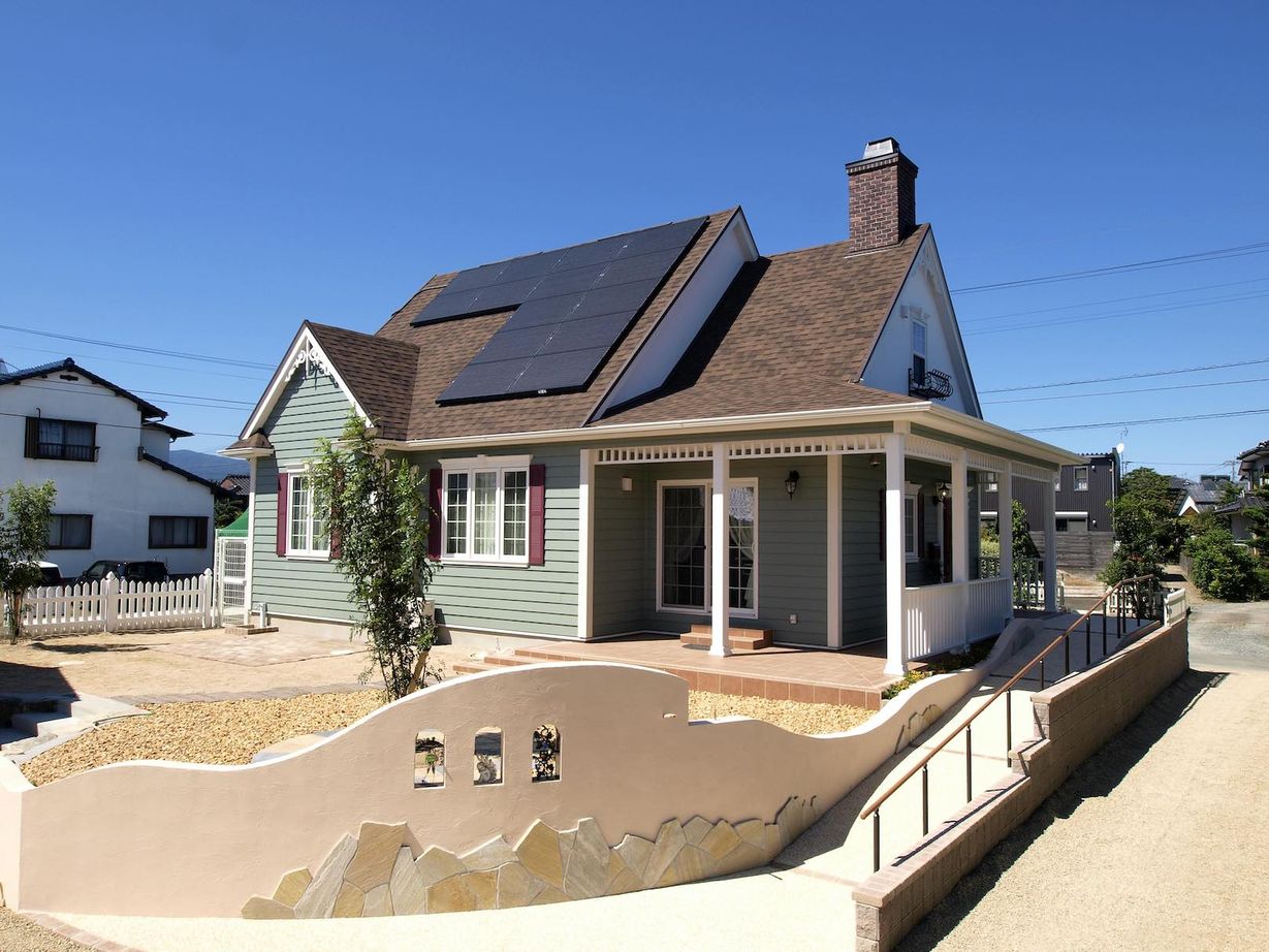 セルコホーム 【30坪台|太陽光発電】吹き抜けリビングが開放感を演出。憧れの映画の世界観を取り入れた、美しい外観の家の建築実例画像9