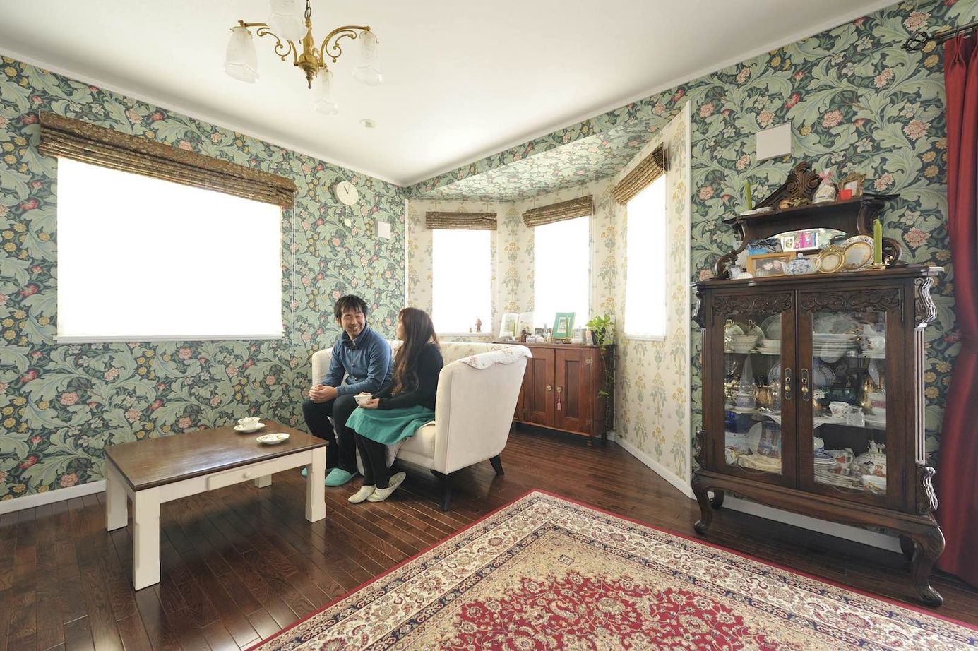 セルコホーム 【30坪台|間取り|高気密高断熱|ポーチ】憧れたイギリスのアンティーク調の空間で、趣味の幅が広がる住まいの建築実例画像4