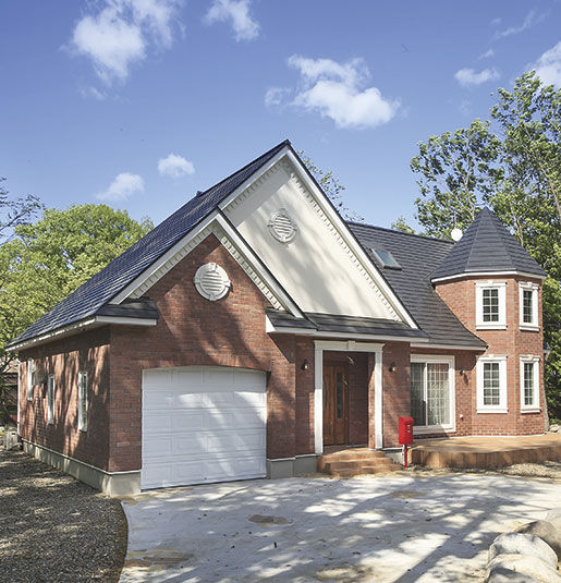 セルコホーム 【50坪台|間取り|ビルトインガレージ】2階まで伸びやかに繋がる大空間が開放的なリゾート風の住まいの建築実例画像7