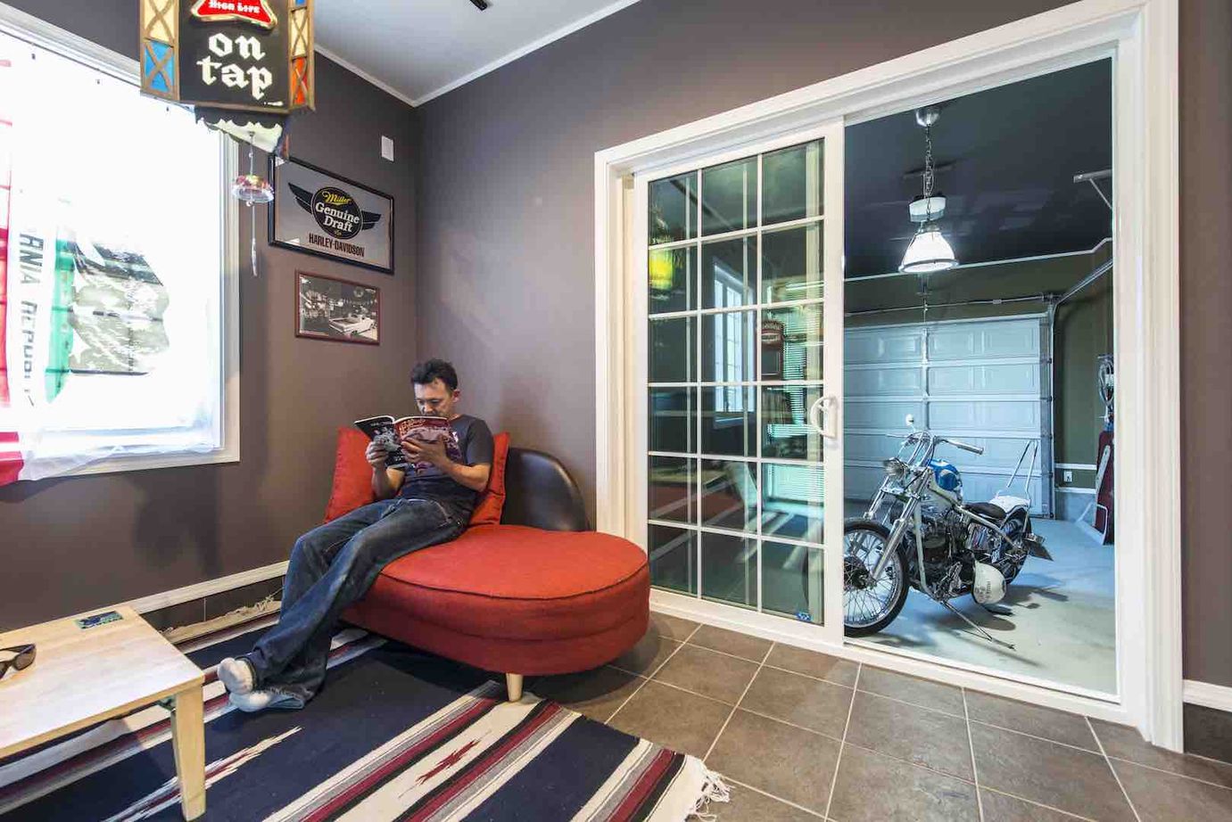 セルコホーム 【50坪台|吹き抜け|ビルトインガレージ】遊び心と心地よさが同居するアメリカ西海岸風のガレージハウスの建築実例画像6