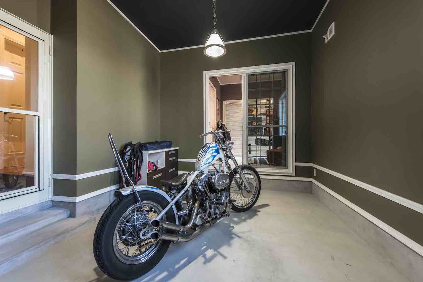 セルコホーム 【50坪台|吹き抜け|ビルトインガレージ】遊び心と心地よさが同居するアメリカ西海岸風のガレージハウスの建築実例画像14