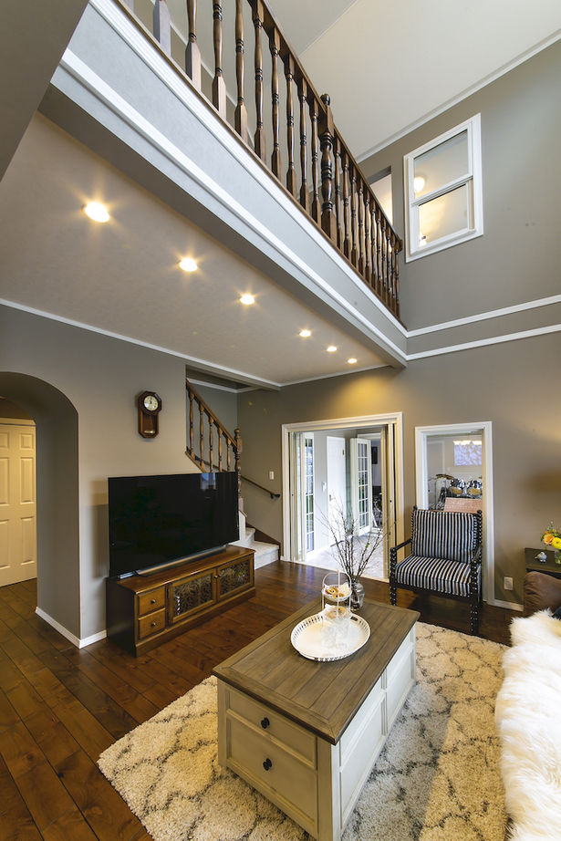 セルコホーム 【50坪台|間取り|吹き抜け】毎日がホテル住まいをテーマにシンプルで暮らしやすいインナーガレージハウスの建築実例画像3