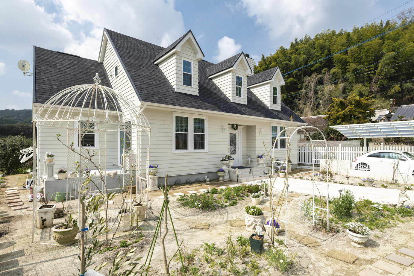 セルコホーム 【40坪台|間取り】アンティーク家具とパッチワークが映えるシンプル空間。ギャラリーのような店舗併用住宅の建築実例画像2