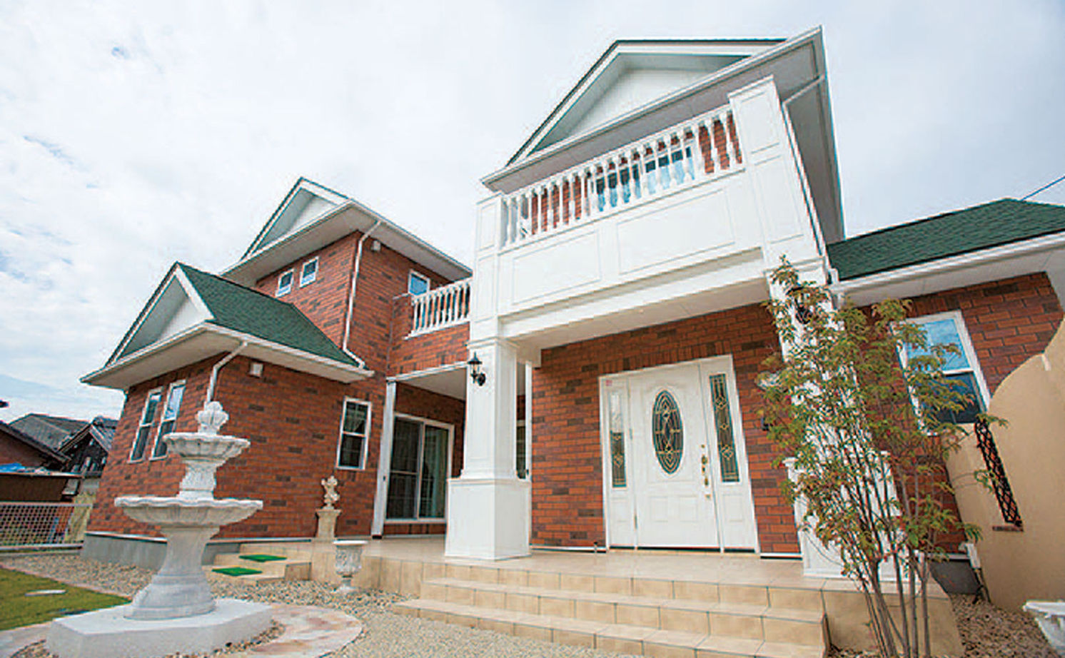 セルコホーム 【50坪台|間取り|ビルトインガレージ|中庭】ゴージャスなホテルを思わせる優美で瀟洒な住まいの建築実例画像16