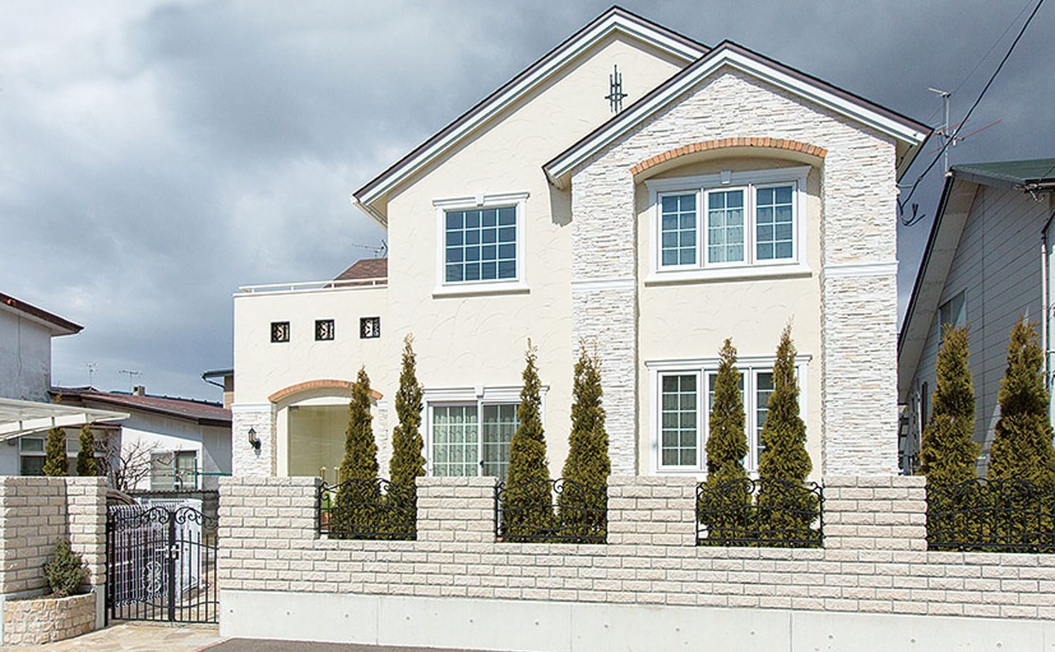 セルコホーム 【50坪台|間取り】吹き抜けのある大空間リビングでグランドピアノの音色が響く、優雅で開放的な住まいの建築実例画像1