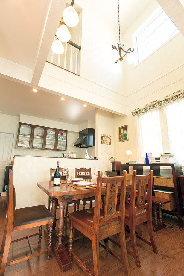 セルコホーム 【50坪台|間取り】吹き抜けのある大空間リビングでグランドピアノの音色が響く、優雅で開放的な住まいの建築実例画像2