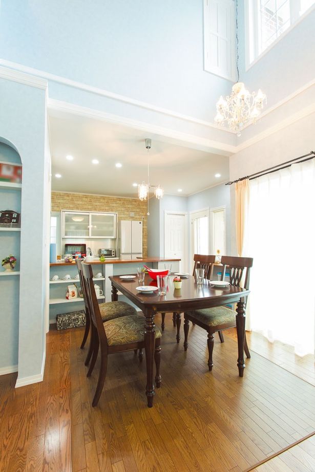 セルコホーム 【40坪台|間取り|土間収納】収納＋家事ラクの動線で効率的！吹き抜けで家族が繋がるレンガの家の建築実例画像2