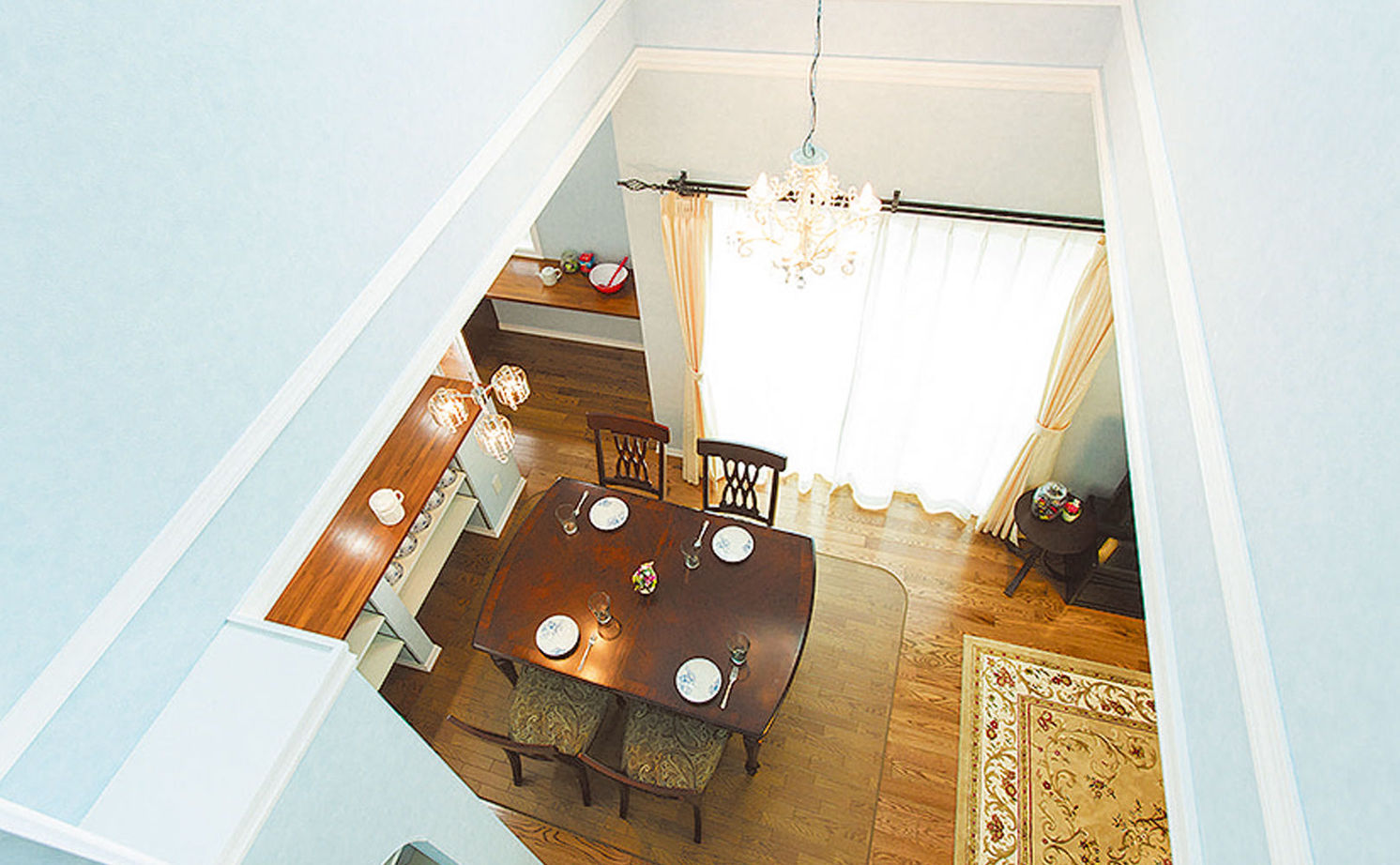 セルコホーム 【40坪台|間取り|土間収納】収納＋家事ラクの動線で効率的！吹き抜けで家族が繋がるレンガの家の建築実例画像6