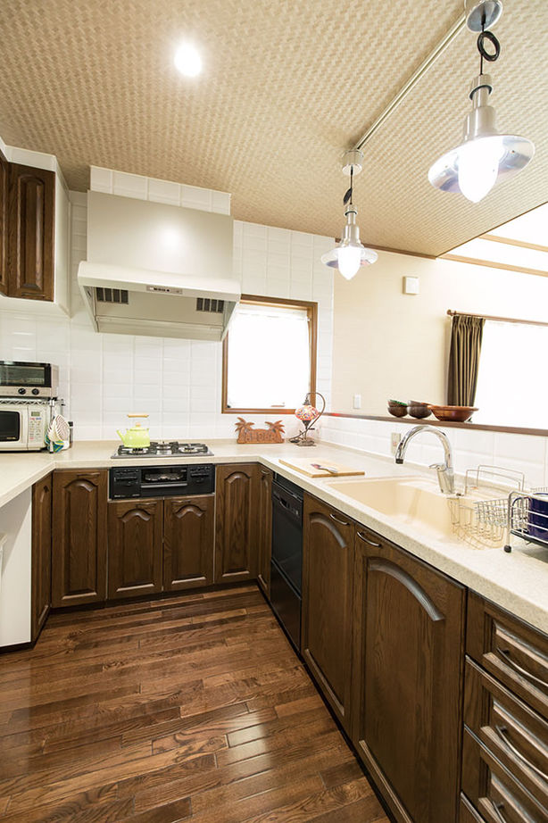 セルコホーム 【40坪台|間取り|ガレージ|吹き抜け】明るく開放的なLDKに家族が集まる。憧れのアーリーアメリカンの住まいの建築実例画像4