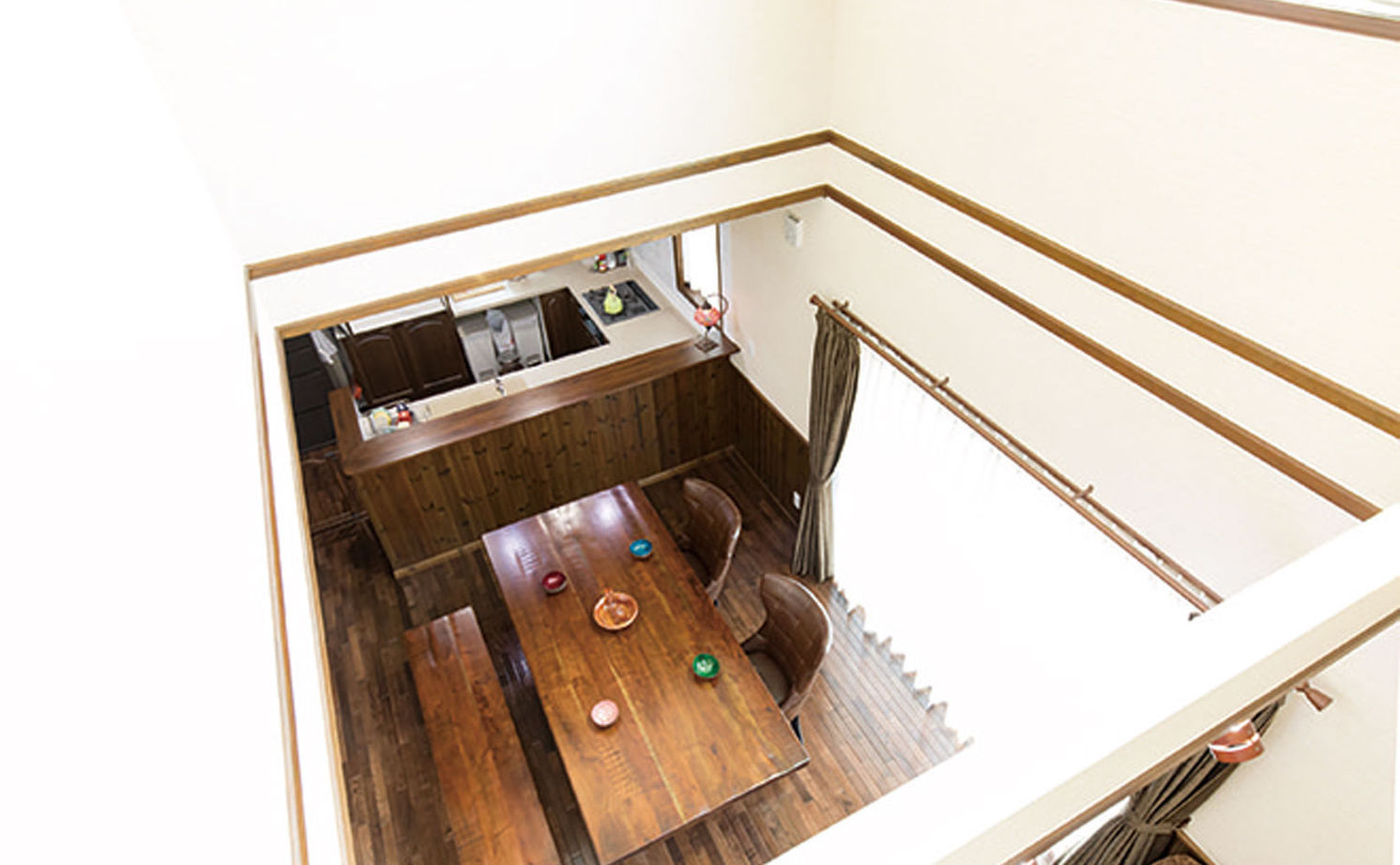 セルコホーム 【40坪台|間取り|ガレージ|吹き抜け】明るく開放的なLDKに家族が集まる。憧れのアーリーアメリカンの住まいの建築実例画像7