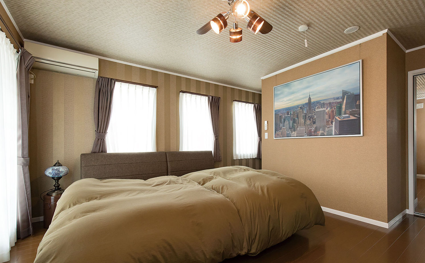 セルコホーム 【40坪台|間取り|ガレージ|吹き抜け】明るく開放的なLDKに家族が集まる。憧れのアーリーアメリカンの住まいの建築実例画像9