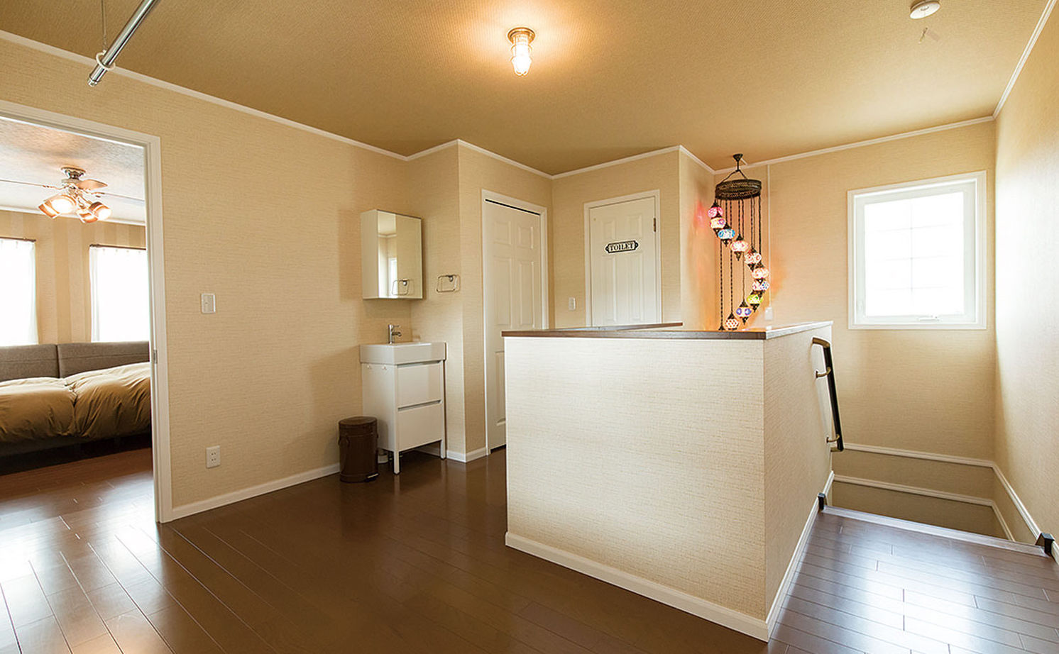 セルコホーム 【40坪台|間取り|ガレージ|吹き抜け】明るく開放的なLDKに家族が集まる。憧れのアーリーアメリカンの住まいの建築実例画像11