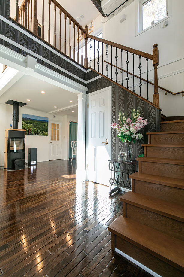 セルコホーム 【50坪台|間取り|ビルトインガレージ|吹き抜け】大自然の借景を取り込む。海外の高原リゾートのような家の建築実例画像2