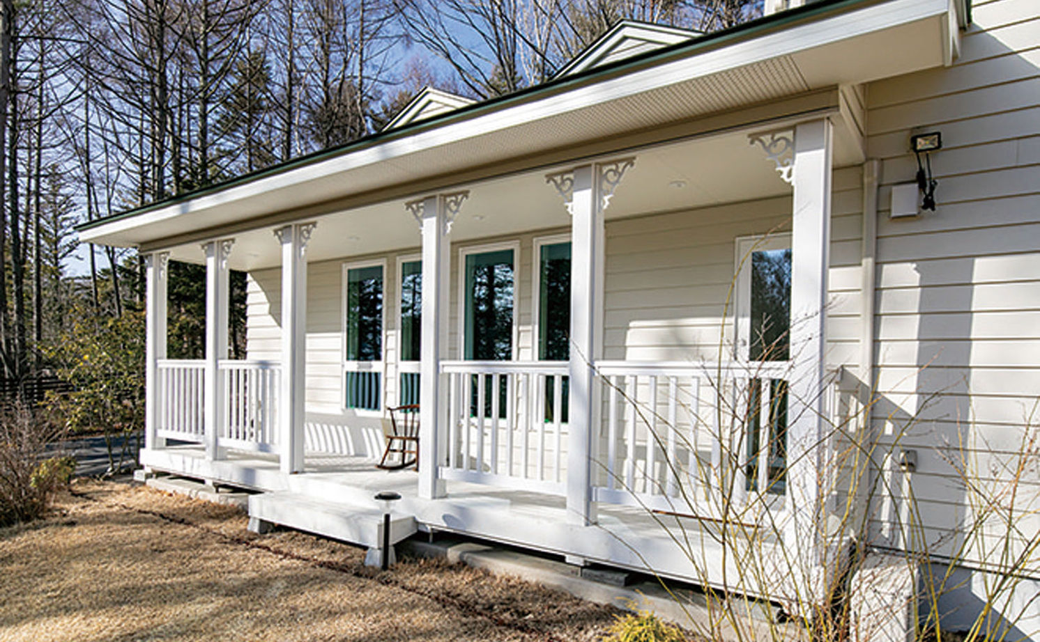 セルコホーム 【50坪台|間取り|ビルトインガレージ|吹き抜け】大自然の借景を取り込む。海外の高原リゾートのような家の建築実例画像16