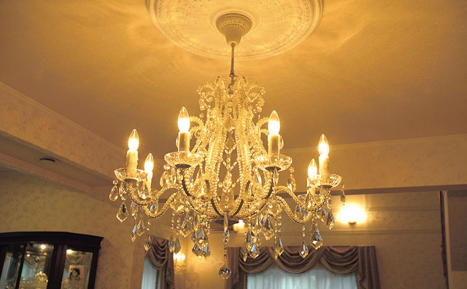 セルコホーム 【50坪台|間取り|吹き抜け】シャンデリアが良く映える、ヨーロピアンテイストの上質な住まいの建築実例画像7