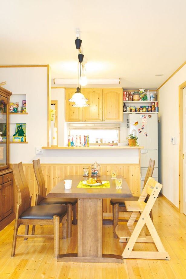 セルコホーム 【40坪台|間取り】たっぷりの無垢材で温もりを感じる。「レンガの外壁と大きな三角屋根」の夢を叶えた家の建築実例画像3