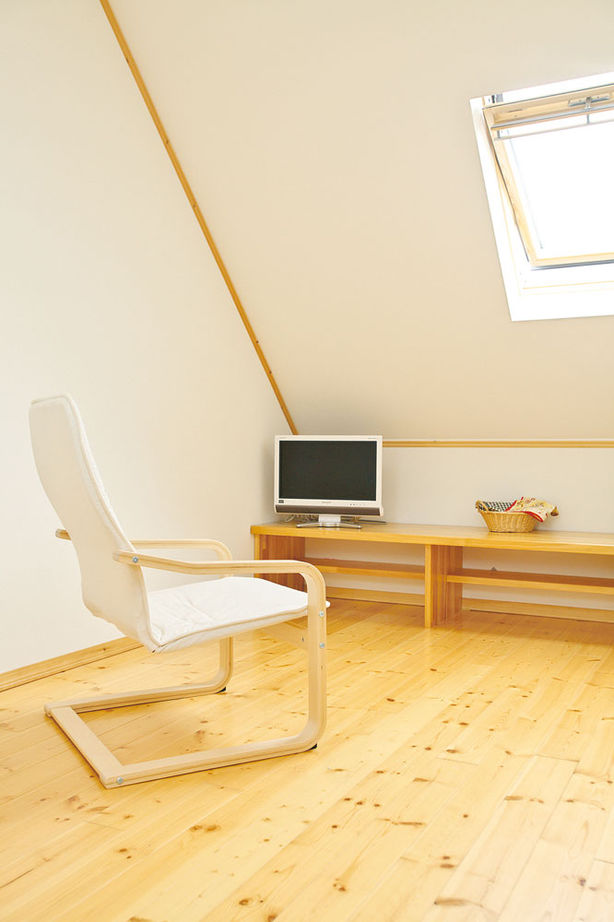 セルコホーム 【40坪台|間取り】たっぷりの無垢材で温もりを感じる。「レンガの外壁と大きな三角屋根」の夢を叶えた家の建築実例画像9