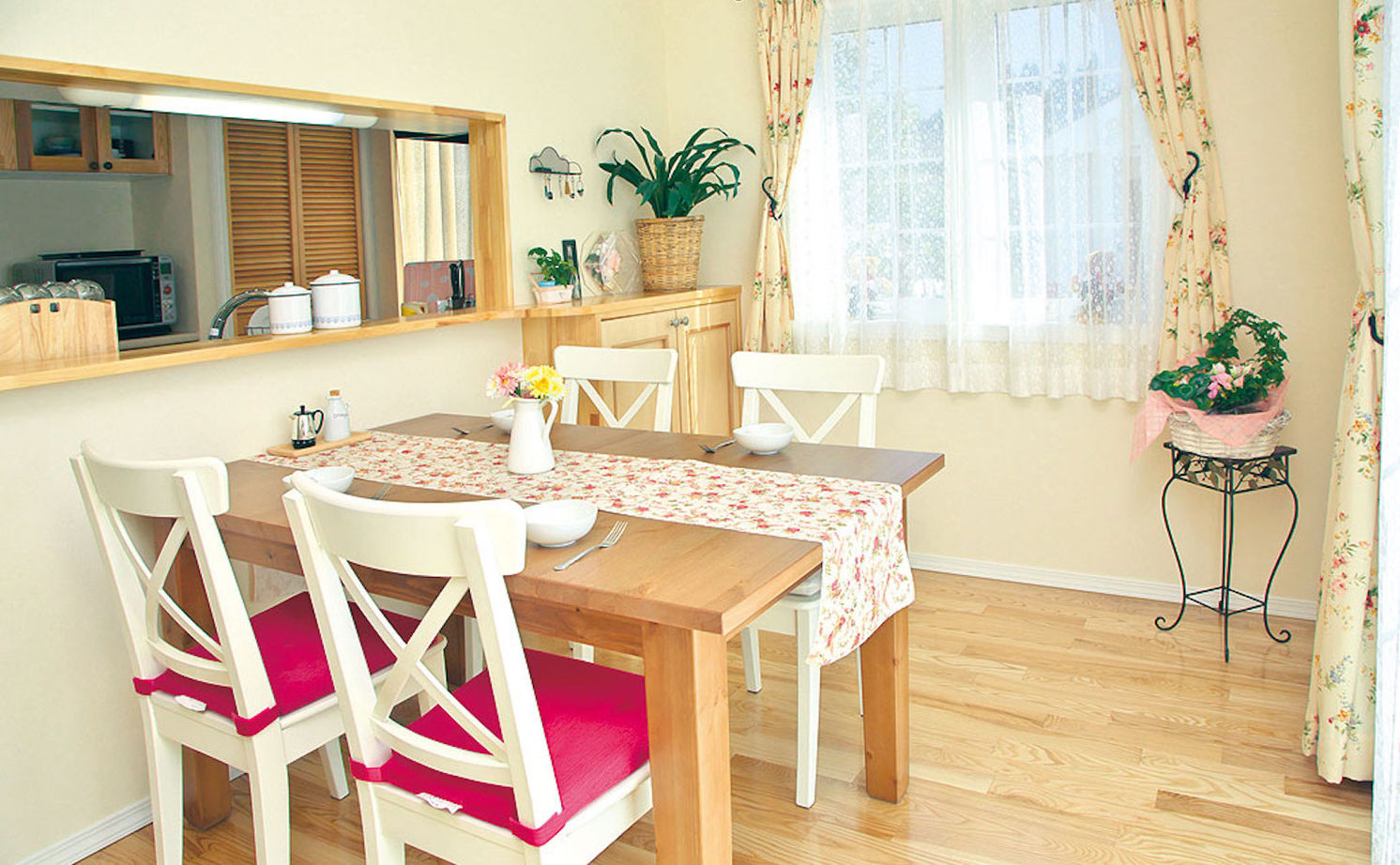 セルコホーム 【40坪台|間取り|収納充実】憧れの大きなガレージで愛車を楽しむ、アーリーアメリカンテイストの住まいの建築実例画像4