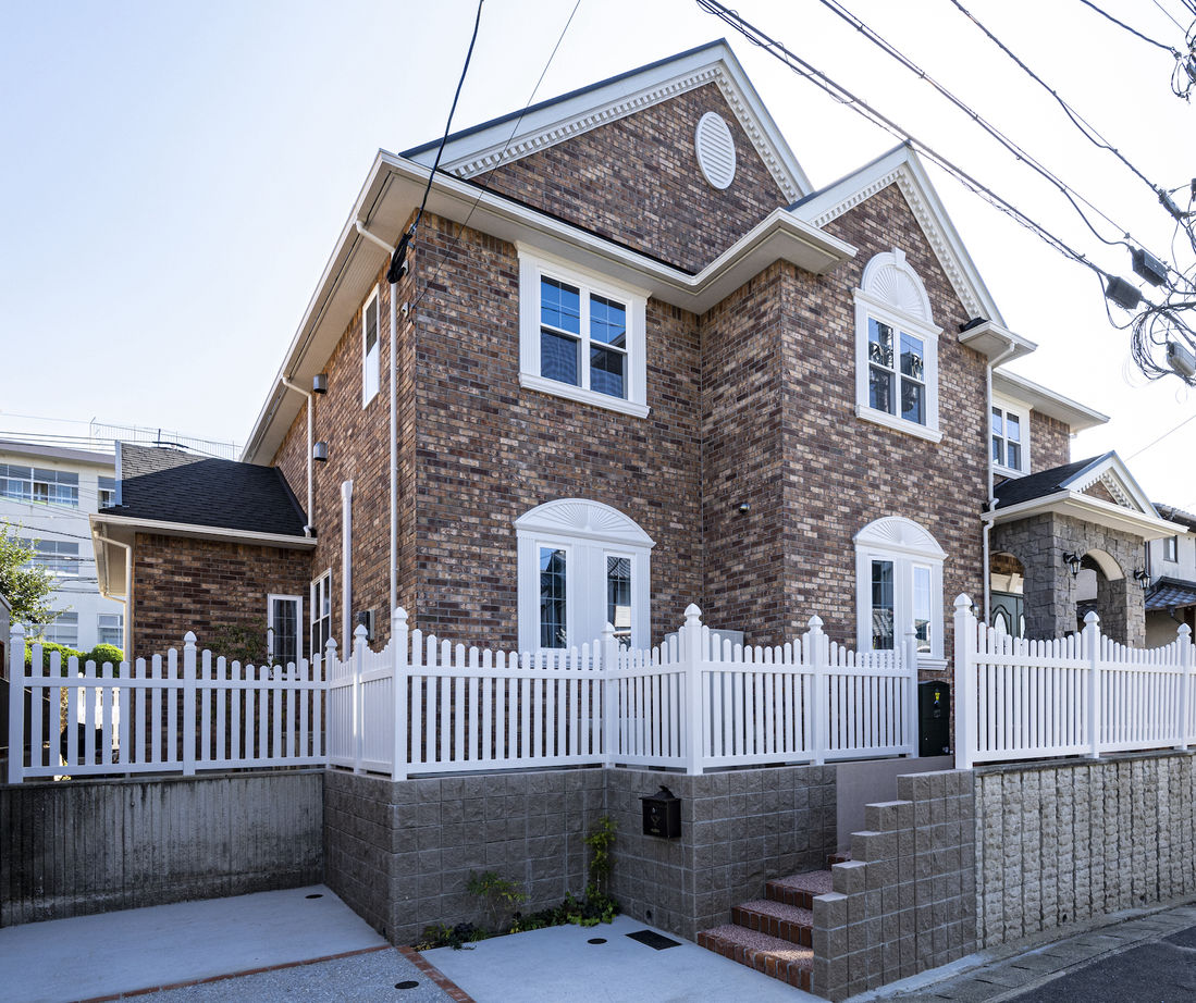 セルコホーム 【６mの吹抜け/ガレージ/パティオ/書斎/バリアフリー】こだわりのすべてを予算内で実現の建築実例画像2