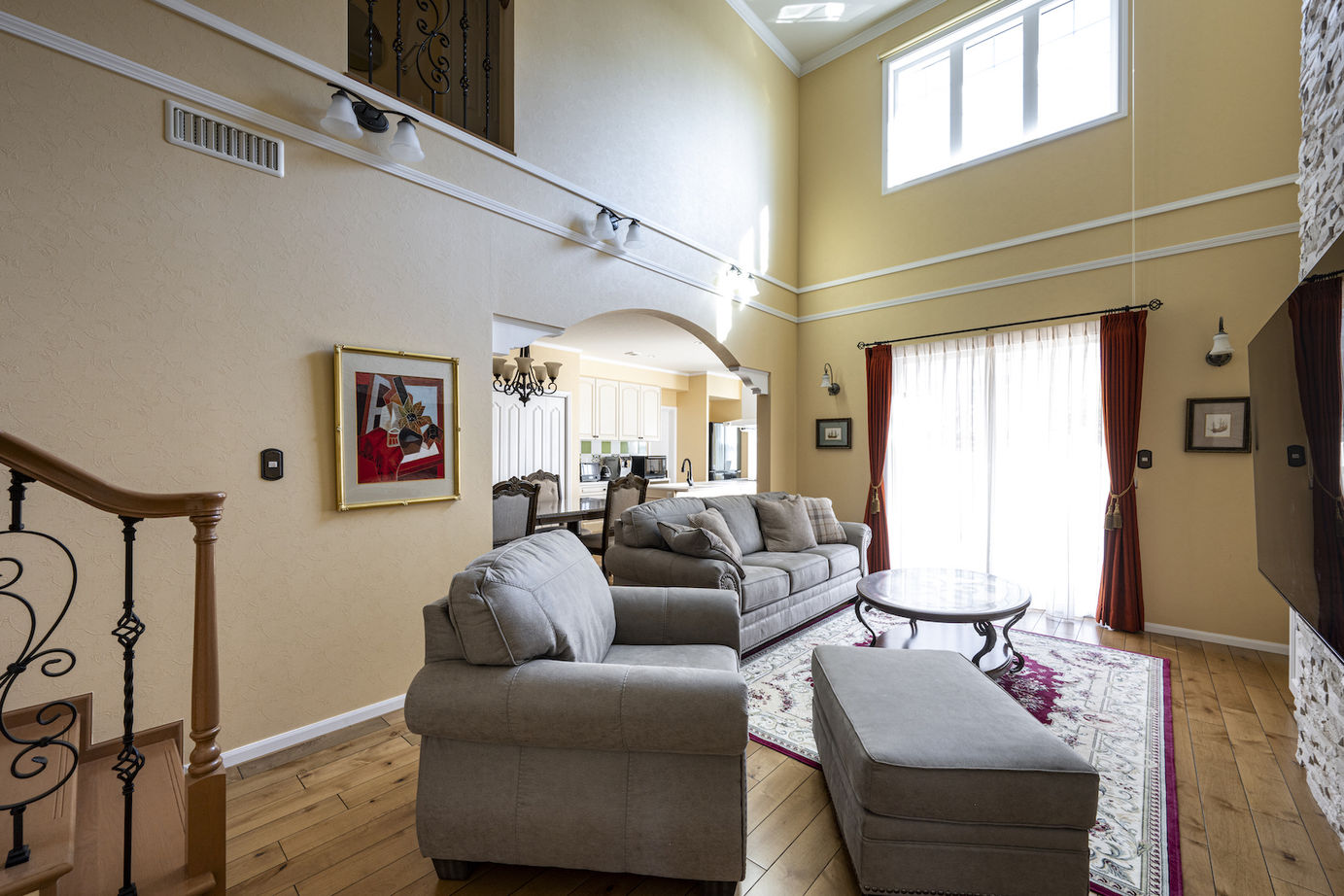 セルコホーム 【６mの吹抜け/ガレージ/パティオ/書斎/バリアフリー】こだわりのすべてを予算内で実現の建築実例画像6