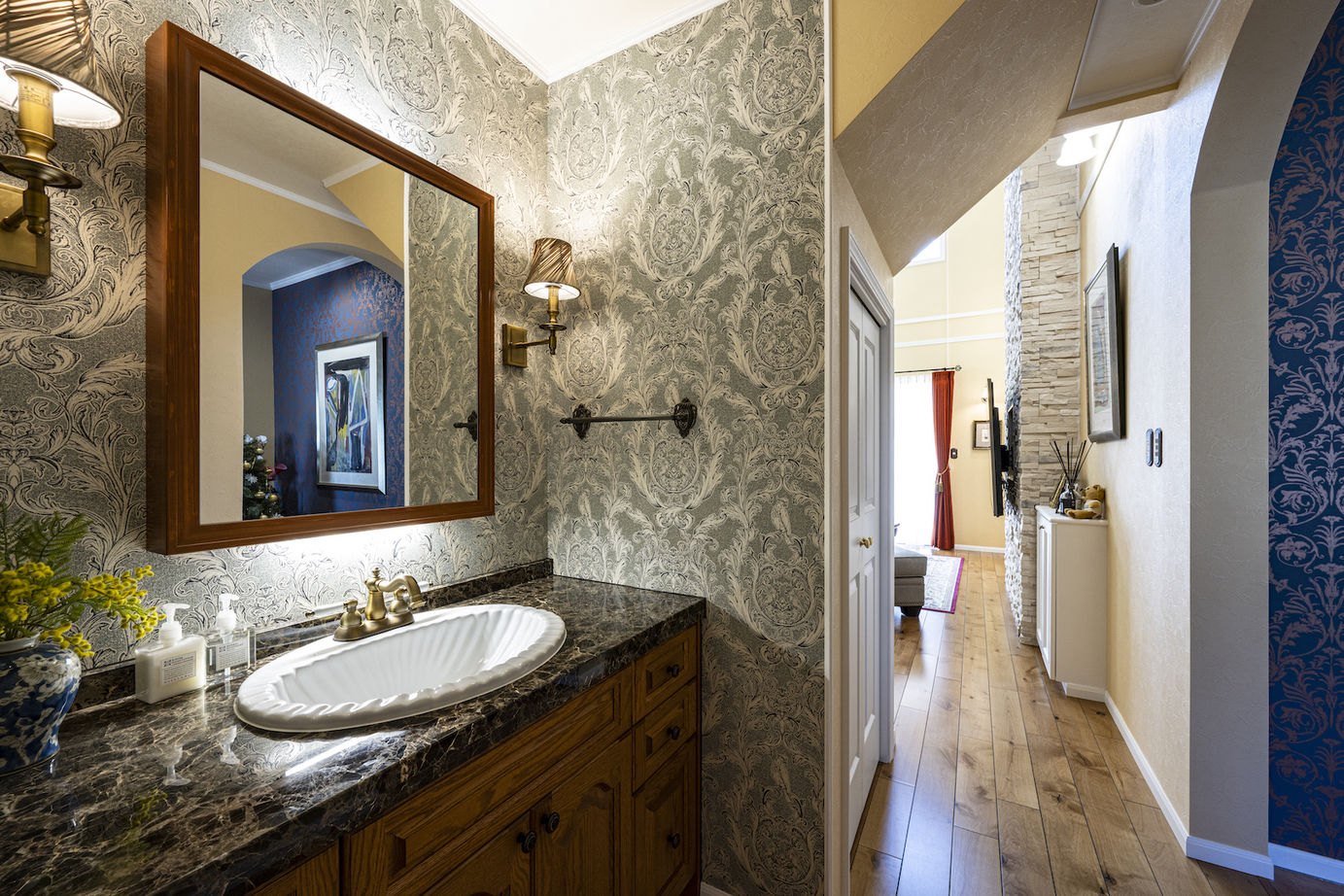 セルコホーム 【６mの吹抜け/ガレージ/パティオ/書斎/バリアフリー】こだわりのすべてを予算内で実現の建築実例画像14