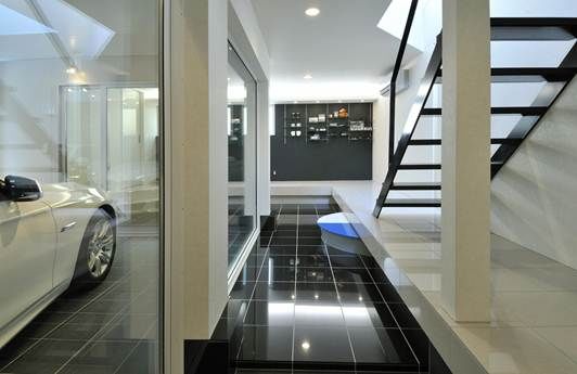 ポウハウス一級建築士事務所（ポラスグループ） 【狭小地/2階建て/2300万円/20坪台/間取り】愛車を1番カッコよく愛でられるこだわりのガレージハウスの建築実例画像3