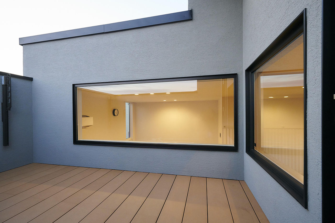 ポウハウス一級建築士事務所（ポラスグループ） 【2000万円台/土地27坪/間取り図有】3ｍもの天井高と2.5階のバルコニーで、明るく開放感あふれるLDKが誕生の建築実例画像3