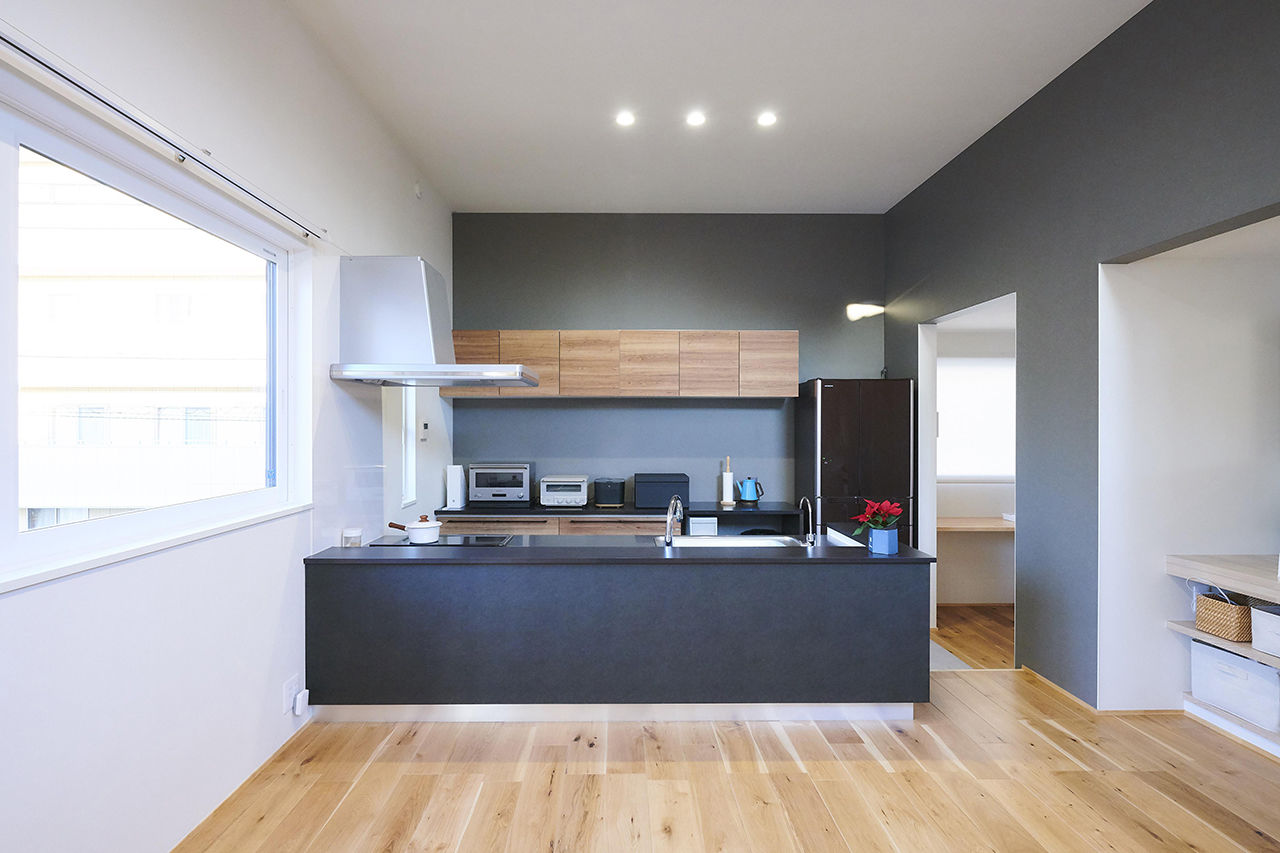 ポウハウス一級建築士事務所（ポラスグループ） 【2000万円台/土地27坪/間取り図有】3ｍもの天井高と2.5階のバルコニーで、明るく開放感あふれるLDKが誕生の建築実例画像5