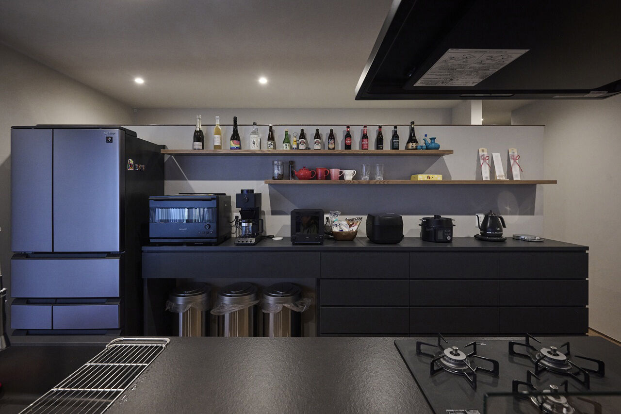 ポウハウス一級建築士事務所（ポラスグループ） 【ウッドデッキ/二世帯/間取り図有】大きな窓から庭の緑を楽しむ、開放的な平屋の住まいの建築実例画像5