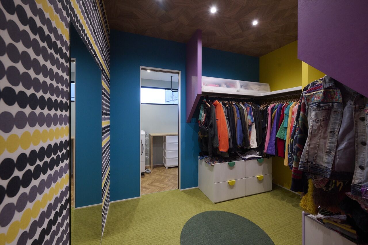 ポウハウス一級建築士事務所（ポラスグループ） 【ウッドデッキ/二世帯/間取り図有】大きな窓から庭の緑を楽しむ、開放的な平屋の住まいの建築実例画像7