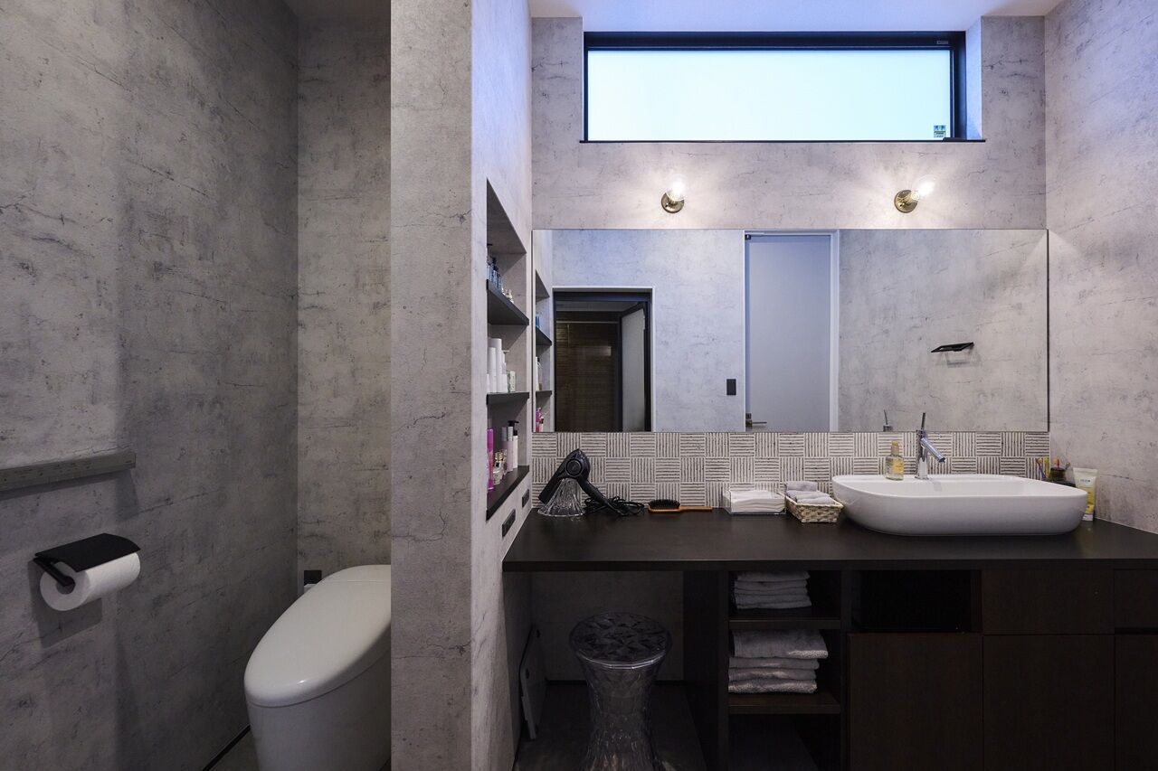 ポウハウス一級建築士事務所（ポラスグループ） 【ウッドデッキ/二世帯/間取り図有】大きな窓から庭の緑を楽しむ、開放的な平屋の住まいの建築実例画像9