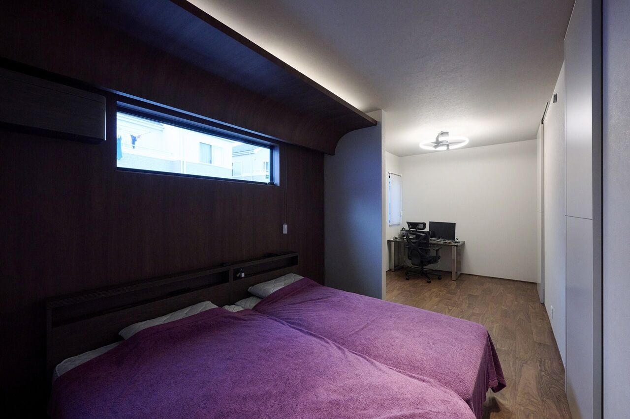 ポウハウス一級建築士事務所（ポラスグループ） 【ウッドデッキ/二世帯/間取り図有】大きな窓から庭の緑を楽しむ、開放的な平屋の住まいの建築実例画像10