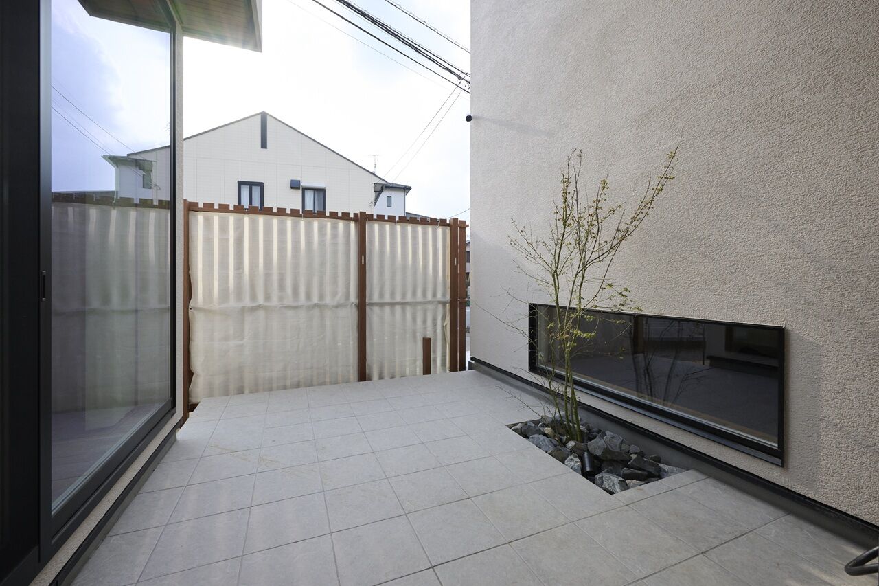 ポウハウス一級建築士事務所（ポラスグループ） 【ダウンフロアリビング/テラス/間取り図有】和の要素を取り入れた居心地のいい平屋の住まいの建築実例画像4