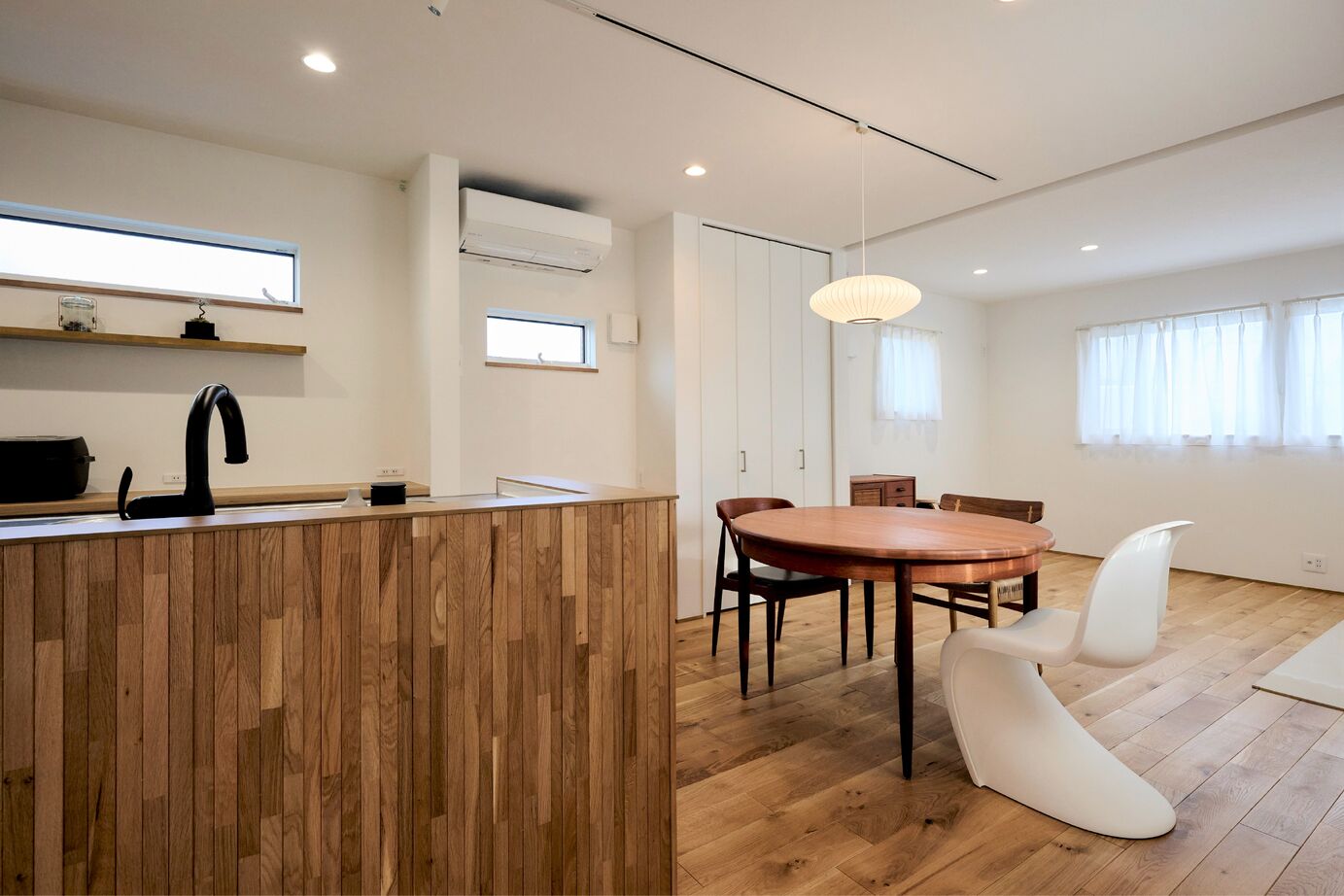 ポウハウス一級建築士事務所（ポラスグループ） 【ダウンフロアリビング/テラス/間取り図有】和の要素を取り入れた居心地のいい平屋の住まいの建築実例画像5