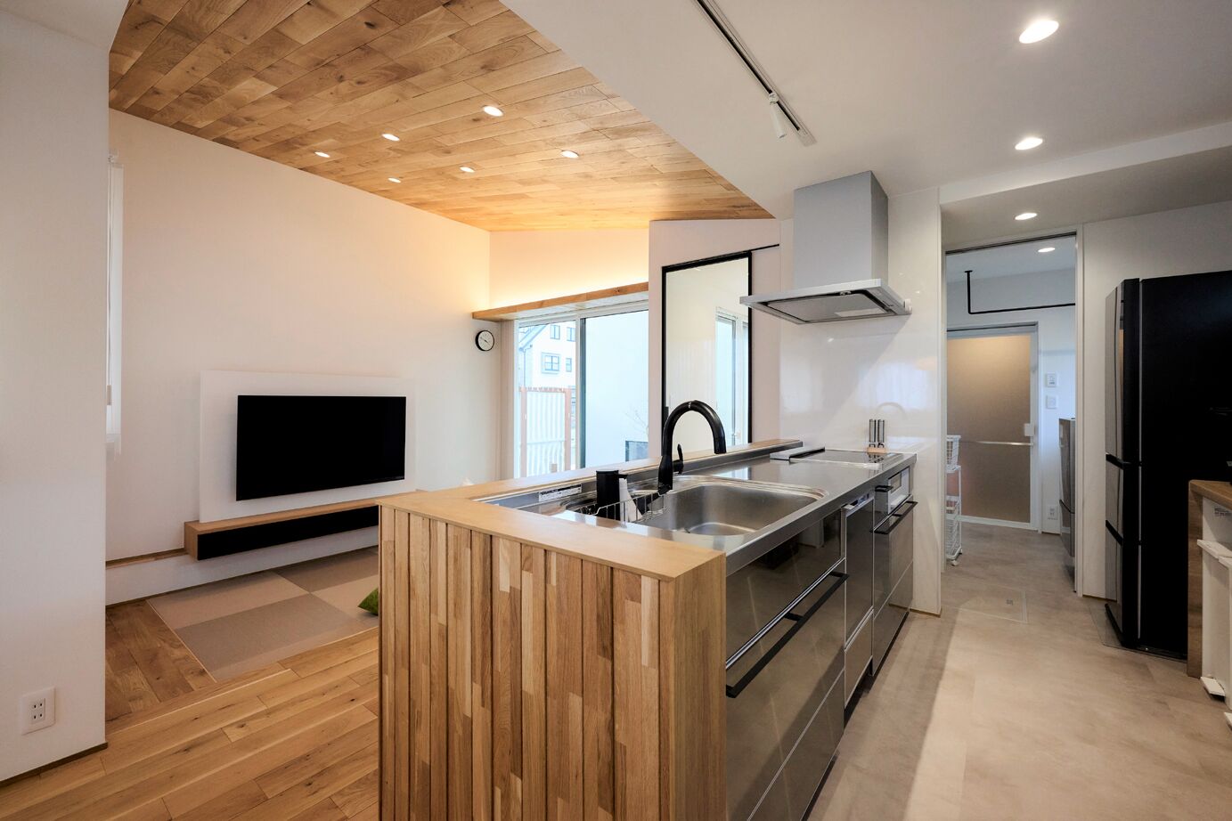 ポウハウス一級建築士事務所（ポラスグループ） 【ダウンフロアリビング/テラス/間取り図有】和の要素を取り入れた居心地のいい平屋の住まいの建築実例画像7